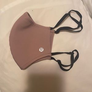 Super cute lululemon mask!